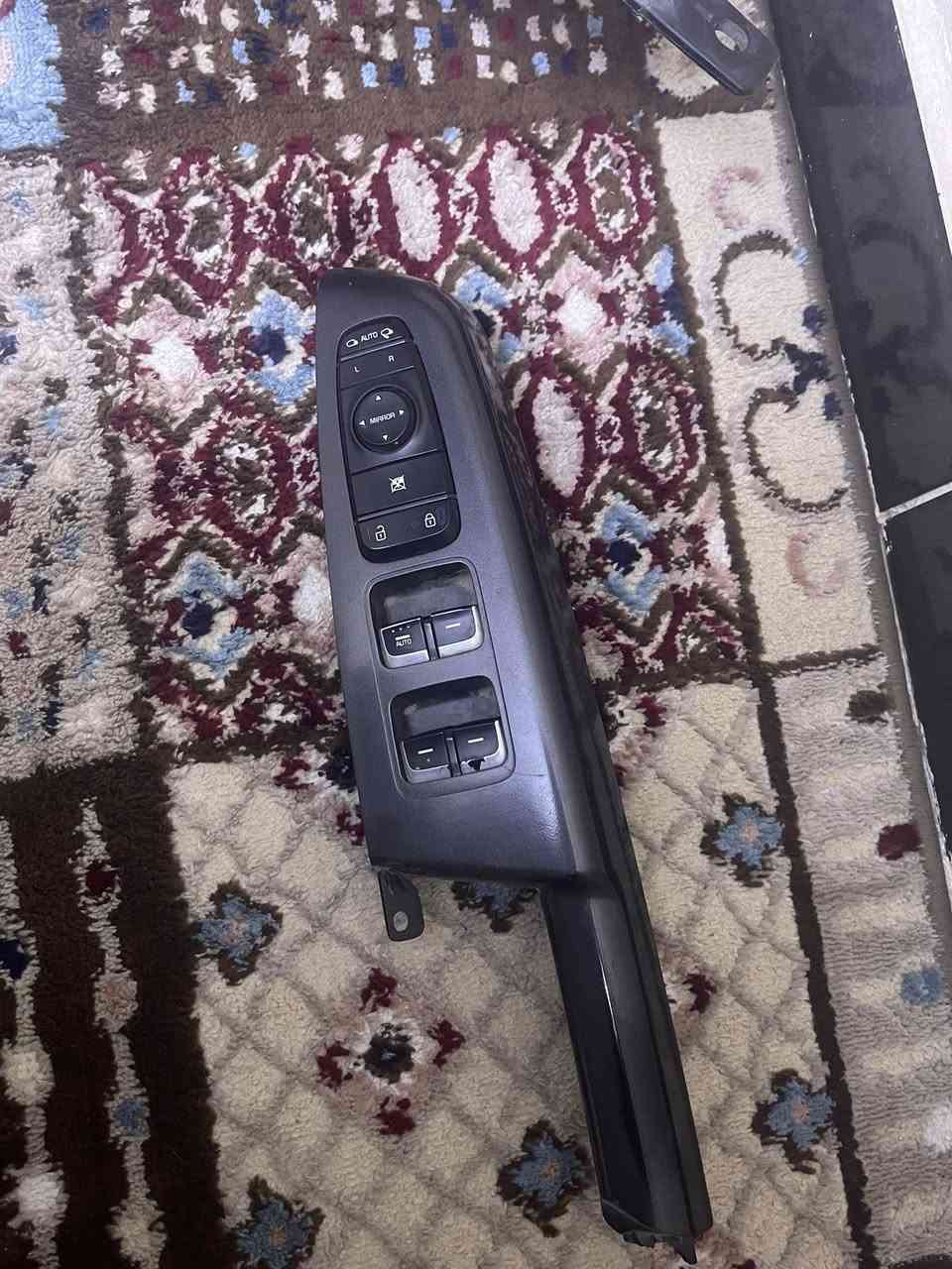 سلام عليكم رمضان كريم انشالله مازدات سبورتج جديدات ترهم موىيل2019-2018 خليجي ونضاف وشغالات  وكنترول نضيف شغال بس دكمة بي متشغتل السعر 500 الف وبيهن مجال قليل محتاج ودابيعهن 
*********** العنوان بغداد
