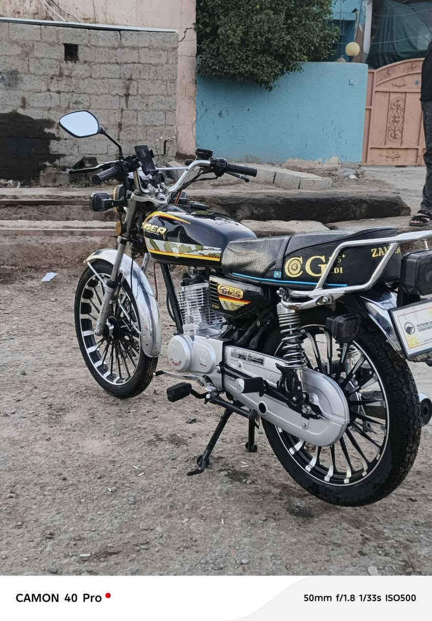 دراجه موديل 26 النوعيه زمان دراجه صفر اي عيب ما بيها كرباتك كلها شغاله السعر 600 وبيها مجال للشراي راسلني خاصه وعلى الرقم***********
