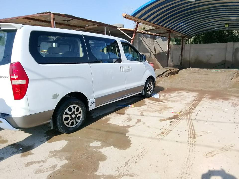 سلام عليكم للبيع ستاركس موديل 2011فول موصفات سبع اللون  تخم تاير جديد حداديه 100/100 مكينه وكير إستوني شادهن اكسن جديد تبريد ثلج دوشمه جديده رقم واصط أنكليزي بسمي سنويه لل30  للستفسار الاتصال على الرقم *********** 
أو*********** مكاني ديوانية
