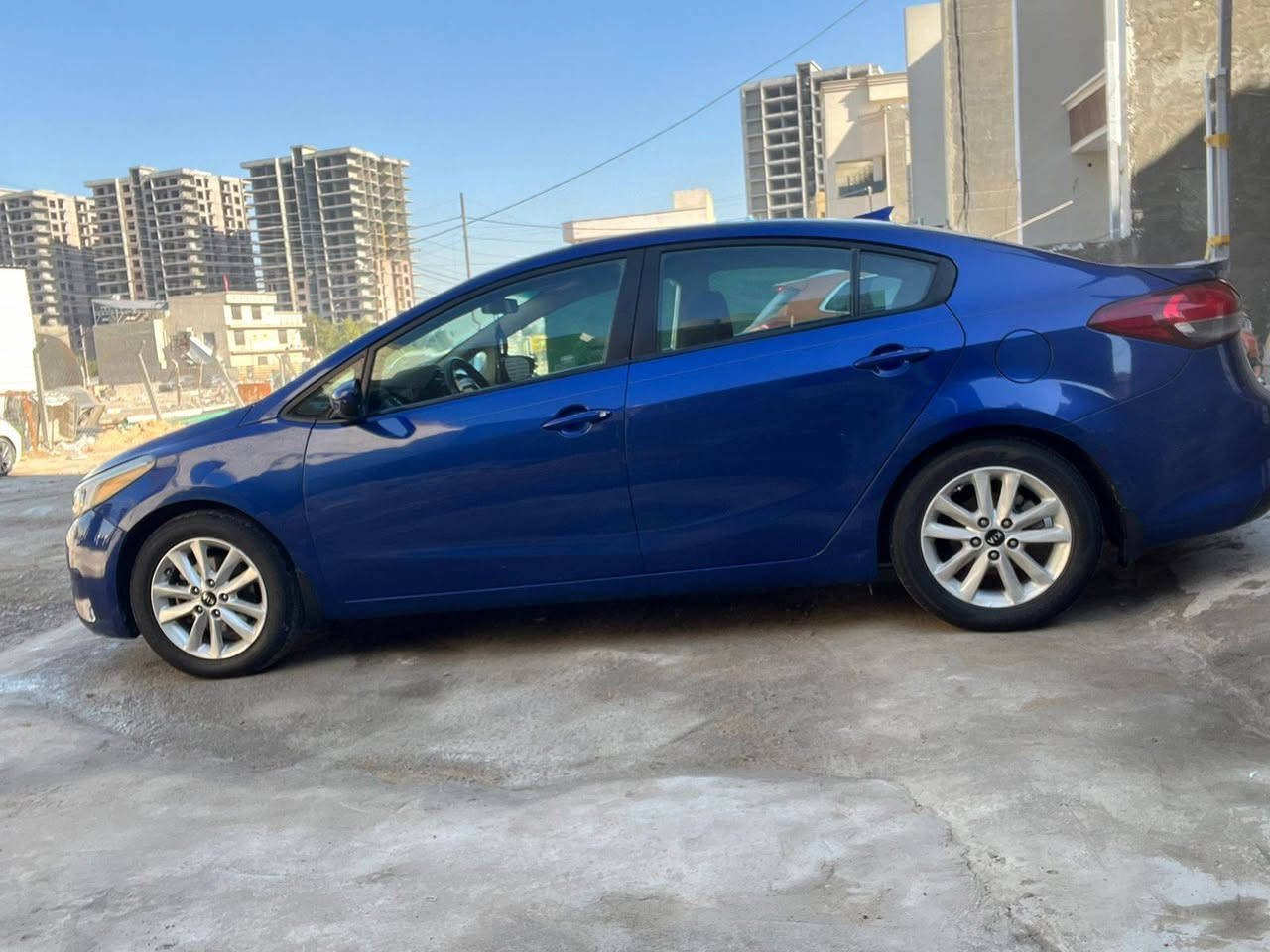 سلام عليكم فورتي أمريكي موديل ٢٠١٧ مواصفات معروفه السيارة بسمي اربيل تحويل بنفس اليوم صور الحادث مرفقه والسنوية إلى حد ٢٠٢٨ الاستفسار عن السيارة على هذه الرقم *********** مكان السيارة غزالية شارع ٦٠ والسعر 118 وبي مجال
