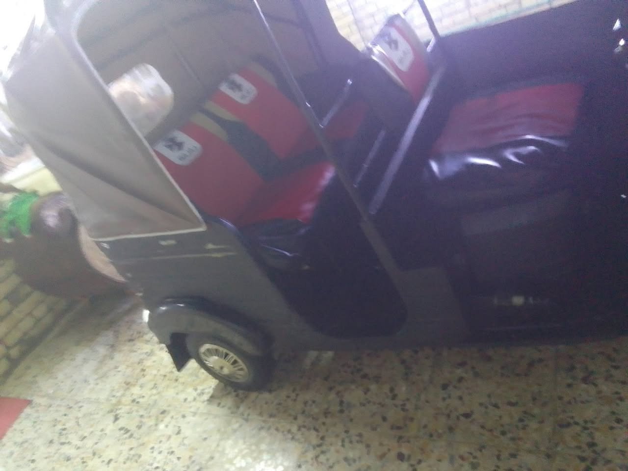 السلام عليكم تكتك مديل17 شهر 12/9خير من الله ربع مذب عليها كلها شغالة لا مكاني بغداد حي نصر تكتك بدون ارواق ابيع علة هاي لوظعية اتكفل سرقة وعشائر ودك حاسبة شوفها سعرها2900وبيها مجال قليل متواجد فيس وتساب ***********
