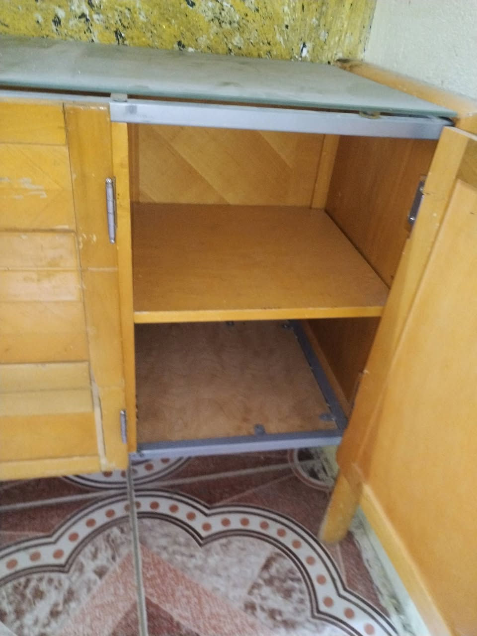 السلام عليكم
مكتب دراسي في ميسان. 
3 بيبان. 
السعر 50 وبي مجال حك الجية. 
الاستفسار رقمي  ***********
