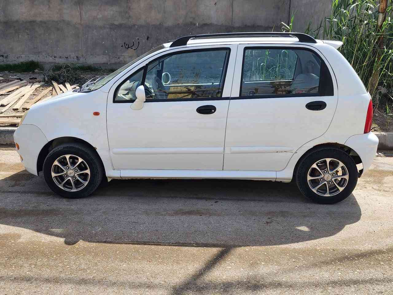 السلام عليكم سيارة كيوكيو رقم بغداد للبيع بأسمي اربعة سلندر كير عادي اوتماتيك اوتو كهرباء مري كهرباء دوشمة جلد ارضية جلد كير ومكينة خير من الله تايرات نظيفات السعر ٣٠ ورقة وبيهة مجال للشراي بدون مراوس للأستفسار *********** محافظة ديالى / بعقوبة
