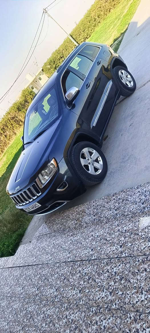 السلام عليكم ورحمه الله وبركاته 
جيب لاريدو 
2011
امريكي 
بيها قطعتين صبغ 
گير محرك تبريد تدفئه بشرررررط 

تبريد قطعتين
كشن كهرباء
بصمه
السعر 137 وبيه مجال
مكانه بابل مشروع المسيب
للاستفسار ***********
