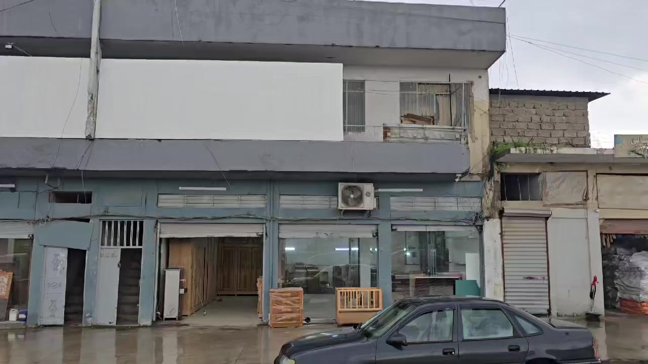 يتوفر لدينا عماره للبيع منطقة الصناعه القديمه  اليابسات271 م سند كابو شرط التحويل لمزيد من المعلومات التواصل مع ادارة مكتب جوهرة الكرامة للعقار عبر الارقام *********** / *********** متوفر واتس اب
