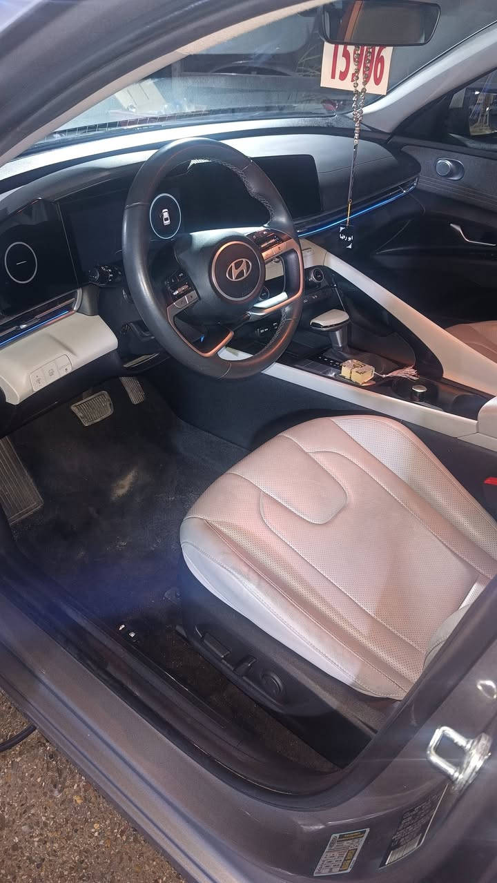 السلام عليكم اخوان النترا هايبرد 2025
السياره لمدد1/1 فول مواصفات 
السياره كلين قطرة صبغ مابيه بس بارد بالجاملغ الامام 
موضح بالصوره السياره كلش نضيفه بالعافيه الي صير 
من نصيبه الون سلفر داخل السياره ملكي السياره ماشيه 41
ميل
السعر 192 وبيه مجال 
***********
