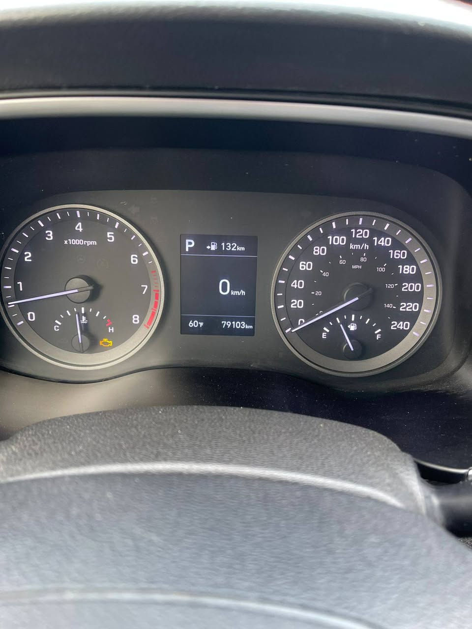 للبيع توسان جديده ٢٠١٩ فور ويل مواصفات كلش حلو اتعرفون توسان مواصفات بيها ماشيه قليل العداد كدامكم وارد امريكي بيها ضربه  من الامام بنيد بي صبخ وجملاخ السعر ١٦٣ ورقه بيها مجال الطيبين رقم موبايل ***********
