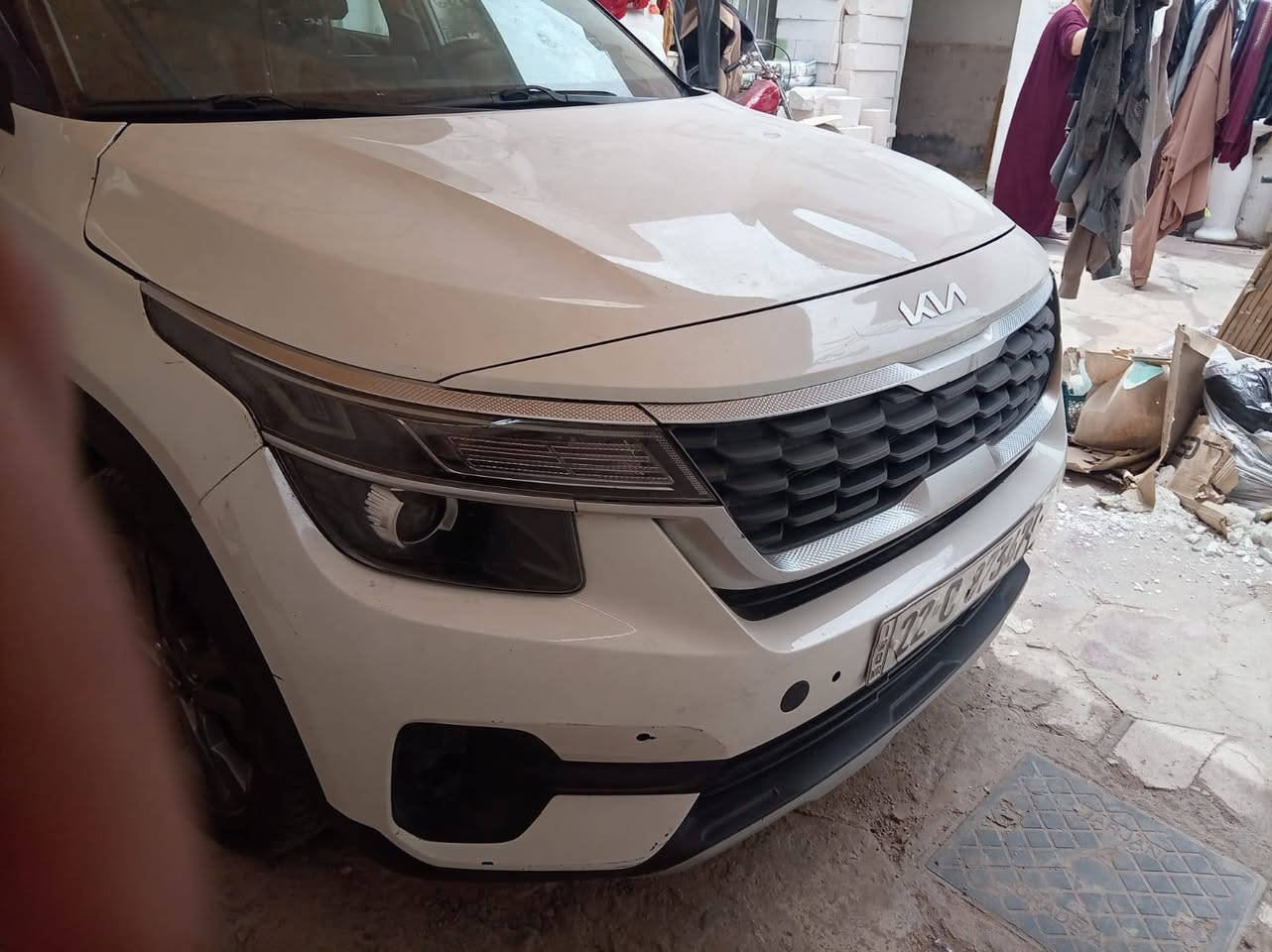 النوع kia سلتوس
السعر 125بيها مجال 
المديل 2022
حداديه 100%
كير محرك كفاله
تريد ثلج 
وكاله ومداور موجود 
تحكمات حساسات كلها شغاله 
بيها طخه بلباب الخلفي صفحه اليمين
وطخه بلدعاميه الكدام ع وضعها بعدها 
تريد سونار نسوي تجي تگلبها تشلع عيوني واضيفك وتتوكل موشراي لتعبني فدوه الوجهك 
مكاني النجف 
***********
السعر 125بيها مجال للطيبين
