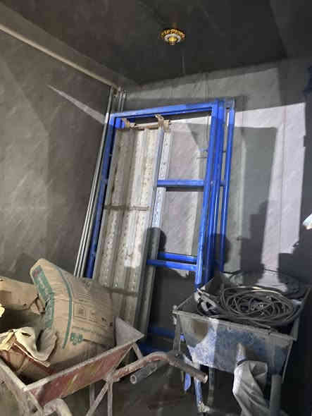 ￼ سلام عليكم كرفان للبيع جاهز من كهرباء من كل شيء سعر 300,000 وبي مجال مكان الزعفرانية شارع الكهرباء 
***********￼
