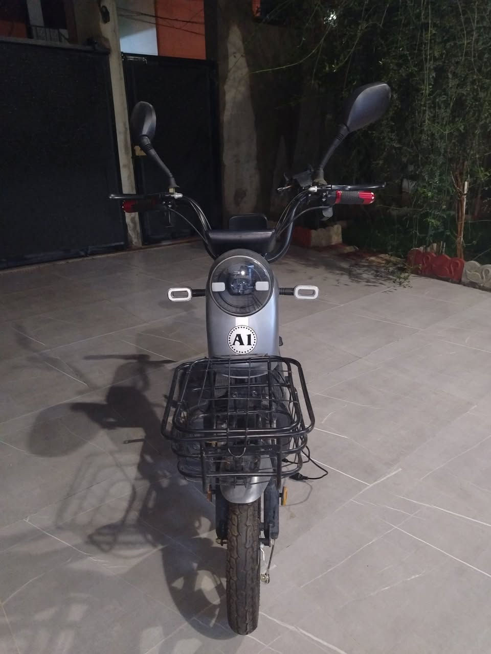 سلام عليكم،دراجة شحن للبيع موديل 2026 غراضها موجودة شاحنة و2 بصمة،بطارية 4 خلية،خليتين ما يشتغلن ابيعها على صگاطها،سعر قيم واخذ،،***********
