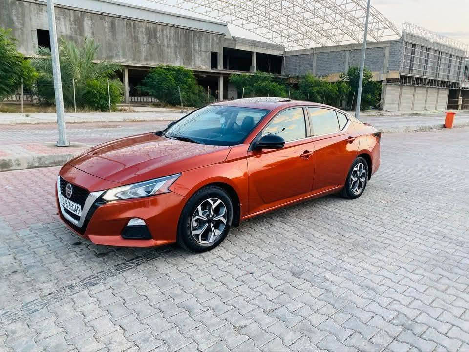 نيسان التما موديل 21 sr فول مواصفات بيها جاملغ وبنيد  سعر 133 بيها مجال سيارة جاهزه مجهزه ***********
