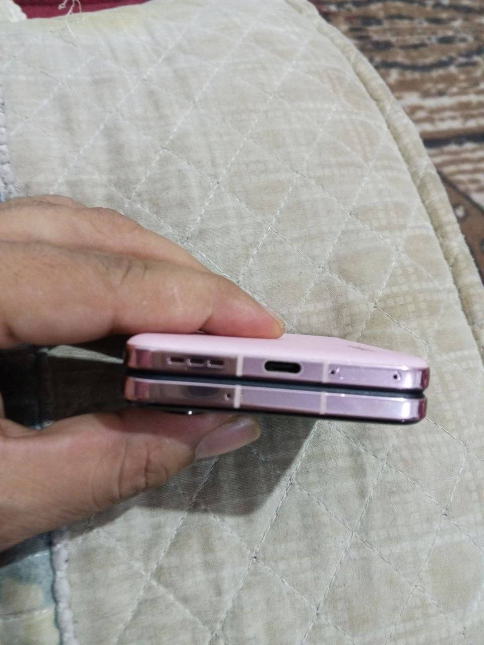 السلام عليكم جهاز للبيع اسم الجهازInfinix ZERO Flip 5G ذاكره 512 العشوائيه 16جهاز كلش يخبل بشاشتين الشاشه الصغيره الخارجيه بيها فطر ناعم وما ماثره على الشاشه ومن يشتغل الجهاز كما موضح امامكم ما يبين الفطر جهاز كلش حلو سعر الجديد 600 دولار شاهد الله سعره الحالي 400 الف وب مجال بسيط حك الجيه عنوان حله بابل وبدون تعليقات سلبيه اللي ما يعرف الجهاز ياخذ اسمه ويروح يدخله كوكل ويعرف سعرة شكد ومواصفاتة


**إذا كنت صاحب هذا الإعلان وتريد حذفه لأي سبب، رجاءا أرسل رسالة إلى الدعم الفني**