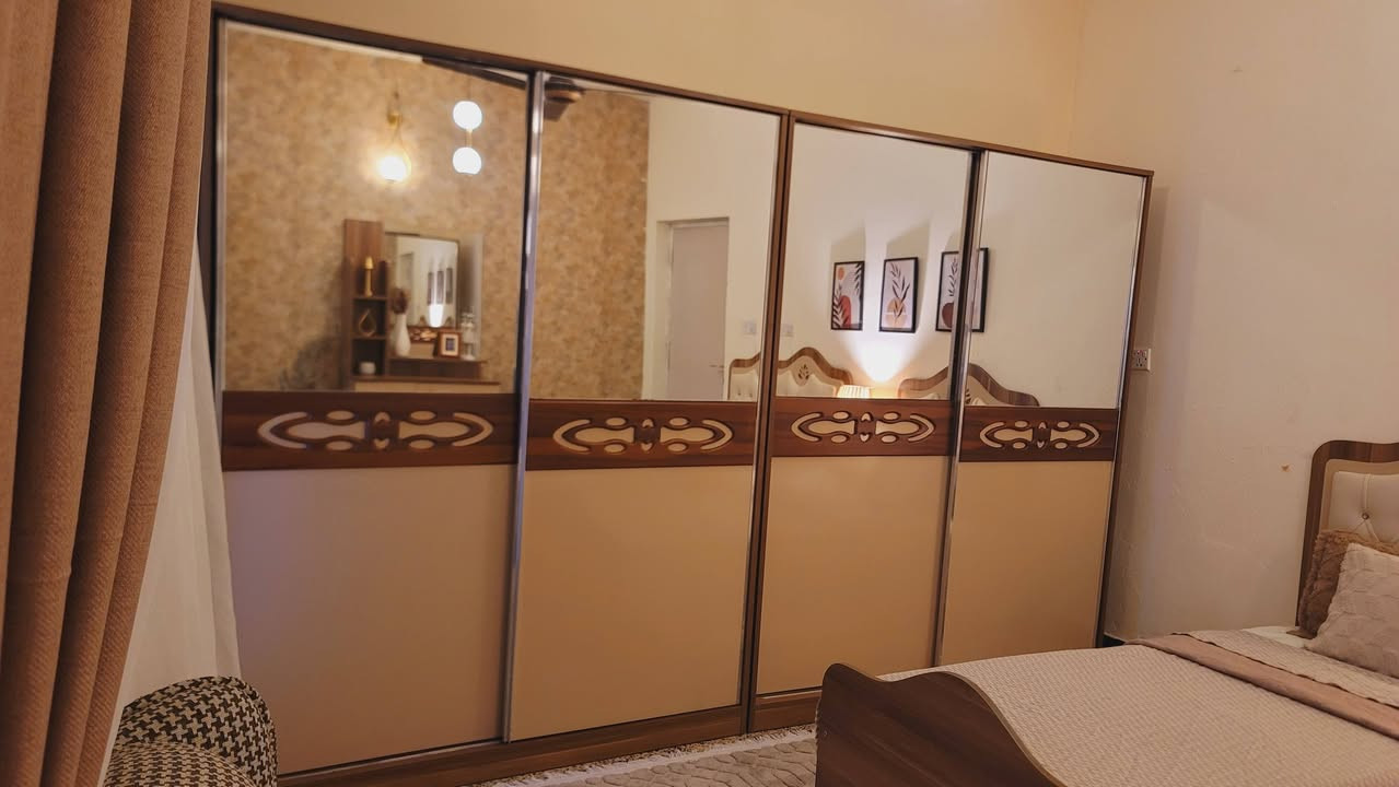 غرفه نوم نفر كنتورين وسريرين وميز تواليت نظيفه كولش مكاني بغداد للاستفسار ***********
