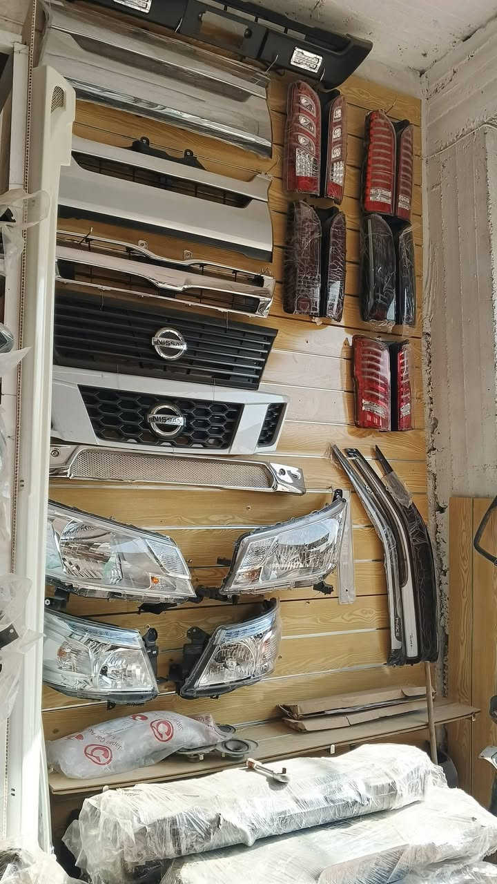 شركه العالمية🌏 لجميع قطع الغيار هايس /والنيسان
جديد وكاله أصلي 
تفصيخ اصلي
جديد تجاري 
العنوان كسره وعطش المدخل الثاني قرب عباس السلطاني أبو جام
اخوكم وخادمكم علي الفريجي
***********
***********
