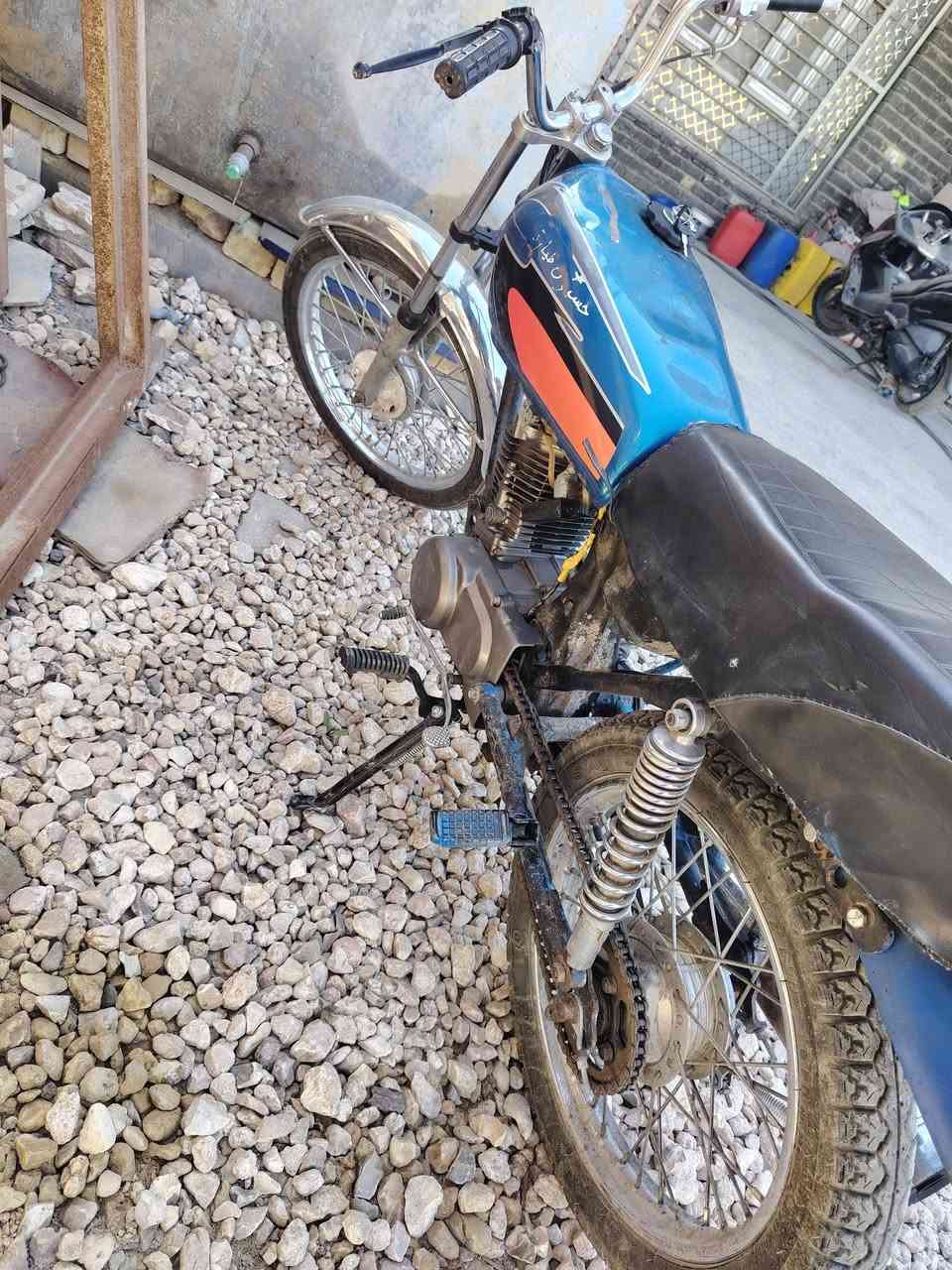 السلام عليكم للبيع دراجة موديل 19  مكينه الطابوكه والكور جدد سعر 230 وبيهه مجال حك الجيه مكاني بابل هاشميه
***********
