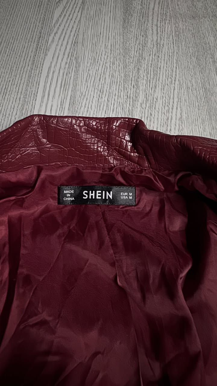 اللوووون🔥🔥🔥
هاي القطعه جلد اصلي ماركة SHEIN اصليه

لونها قرمزي شكله رهييب كلش

القطعه كلش نظيفه
نسبة نظافتها 99% فقط تحتاج كوي

قياسها M

سعرها 25 الف


**إذا كنت صاحب هذا الإعلان وتريد حذفه لأي سبب، رجاءا أرسل رسالة إلى الدعم الفني**