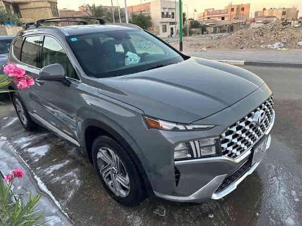 السلام عليكم اخوان ...
سنتافي موديل 22 وارد امريكي ضررها بسيط جداً فقط شخط بالدعامية كما موضح بالصور 
بدون ايرباك

السيارة مكفوله كفاله عامة من كلشي 
 : فول مواصفات عدا البانوراما
نظام تحديد المسار 
رادارات
انظمة قيادة
كشن كهرباء 
اوامر صوتيه
شاشة كبيره 
وبعد خير من الله مواصفقات
 السيارة ماشيه 58 الف كيلو فقط اخت الزيرو
خمسة راكب 4 سلندر 2500 
وبيها مواصفات خير من الله 
سعرها : 255 ورقه

للاتصال :
***********
