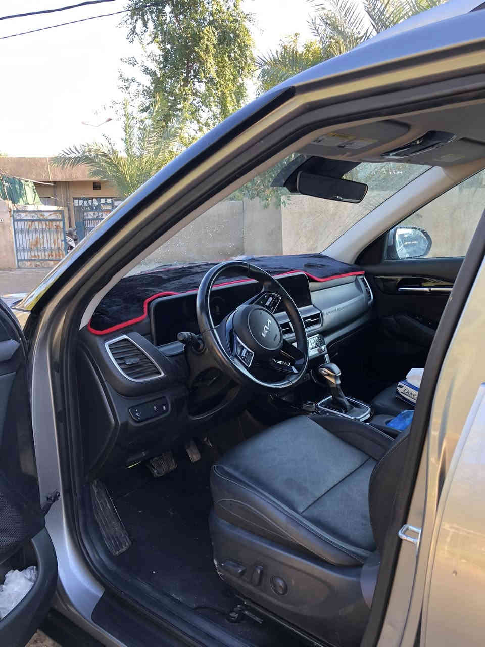 السلام عليكم 
كيا سلتوز 
EX
2024 
لون سلڤر 
حادثها بنيد مبدل اصلي ومصبوغ بدون دواخل بدون شواصي بيها ايرباگ الستيرن طالع والعكس السائق 
بصمة 
تشغيل عن بعد 
تحديد مسار 
نضام منحدران 
نقطة عمياء 
قفل سرعة عداد دجيتال 
محرك دوش 2000 
السيارة نضيفة جداً 
رقم ديالى 
السعر 173 
للاستفسار *********** 
يوجد واتساب
