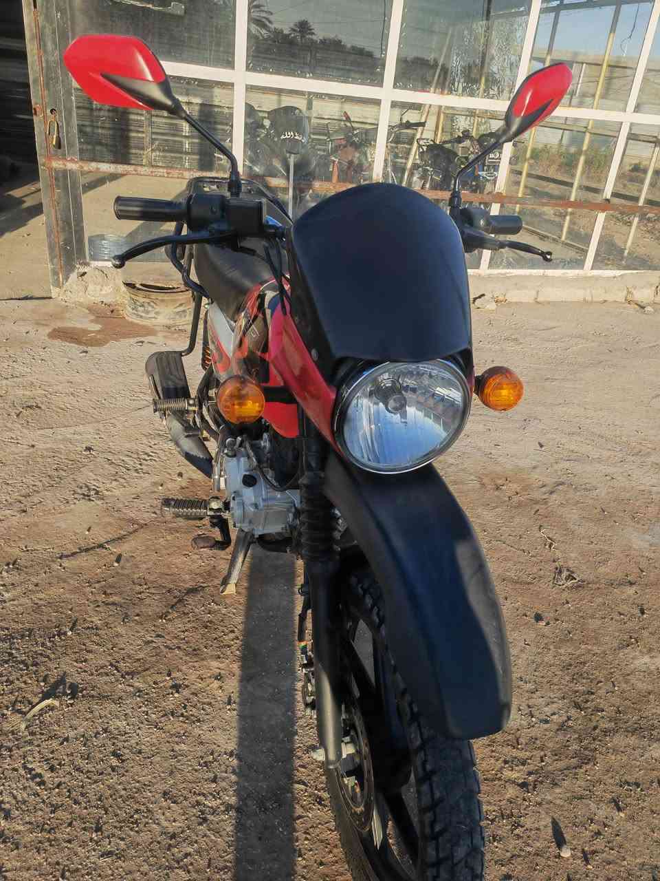 سلام عليكم شباب بوكسر موديل 2022اوراق كامله 
الدراجه استختام شخصي مابيه اي نقص كامله 
العنوان اليوسفيه معمل زينب 
رقم  ***********
رقم ***********
