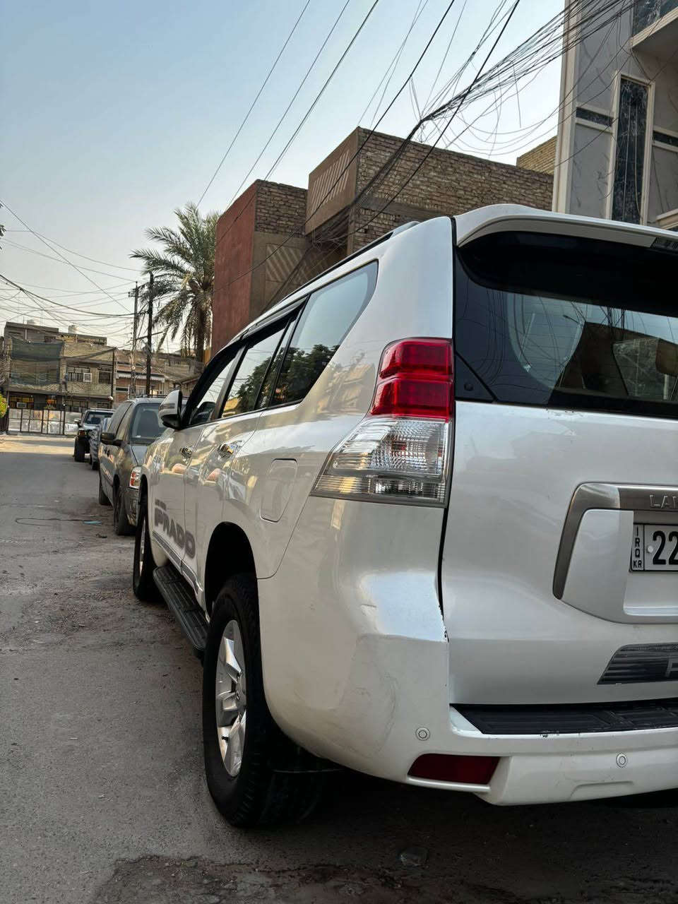 السلام عليكم للبيع برادو ٢٠١٠ مكفولة كفالة عامه من الصبغ والتبديل والضربة ماعدة بارد على كد ٤ اصابع مرفق بسونر نصف فول  رقم اربيل بسمي 
مواصفات 
٤ سلندر 
٣ قطع تبريد 
٧ راكب 
كشنات جلد 
حساسات اماميه خلفية 
٣ شاشات 
صدر  وتخم تاير جديد 
ترايك وين ميعجبك 
السعر ٢٢٥ 
مكاني بغداد الشعب شارع عدن 
*********** ابو حسن
مكلف بالنشر Colombo, Sri Lanka
