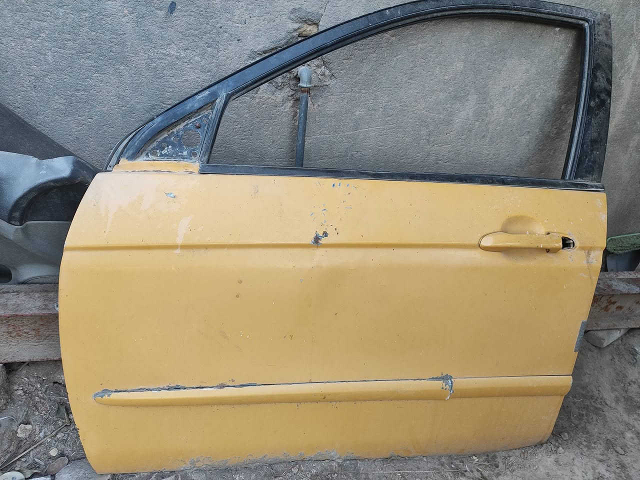 سلام عليكم من رخصة الادمن
باب سبكترا (السايق) سعره 25
جويتر سبكترا 30 
ايسي 25 
مكان سماوة ***********
