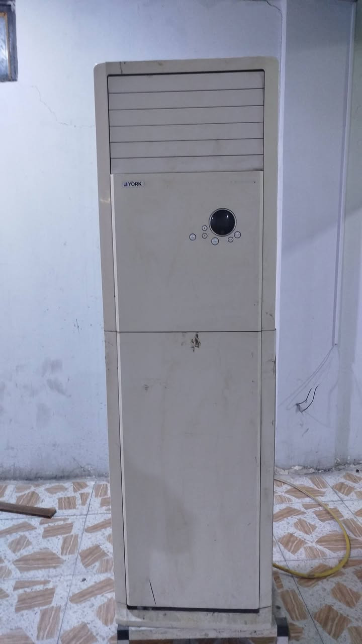 سلام عليكم
عارضه للبيع شرط شغل سعرها ٣٠٠
طاولات دومنيو ١٦ طاوله ٥٠٠ 
ناركيل صاج ٦٠ نركيله قسم معمرات وطايحات وقسم جدد 
سبلت كنتوري عدد ٣ سعت الطنيه ٣ وثلث سعره السبلت ٦٠٠
شرط الشغل وتبريد 
عنواني البصره ابي الخصيب حمدان 
***********
