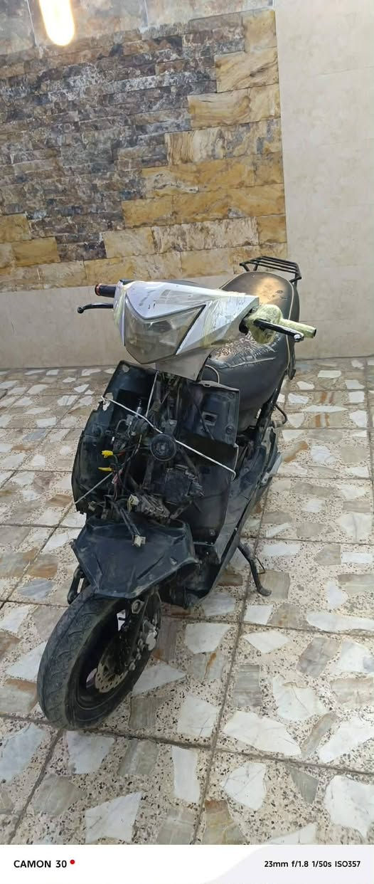 سلام عليكم دراجه اف اس صيني للبيع محرك مال دراجه ماكس 
دراجه شغاله 
مكان بغداد الامين ثانيه مجاور البنزين خانه 
***********
