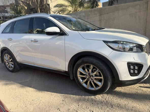 السلام عليكم 
سورنتو  خليجي. ٢٠١٨.  فول عدا الفتحه 
سياره احلى من صور. مكينه v6 
سياره مكفوله بس. بارد بل جاملغ لامامي.  وكم شخط بيه 
سياره مكانه العامريه
 السعر ٢٥٥. وبيه مجال 
***********
