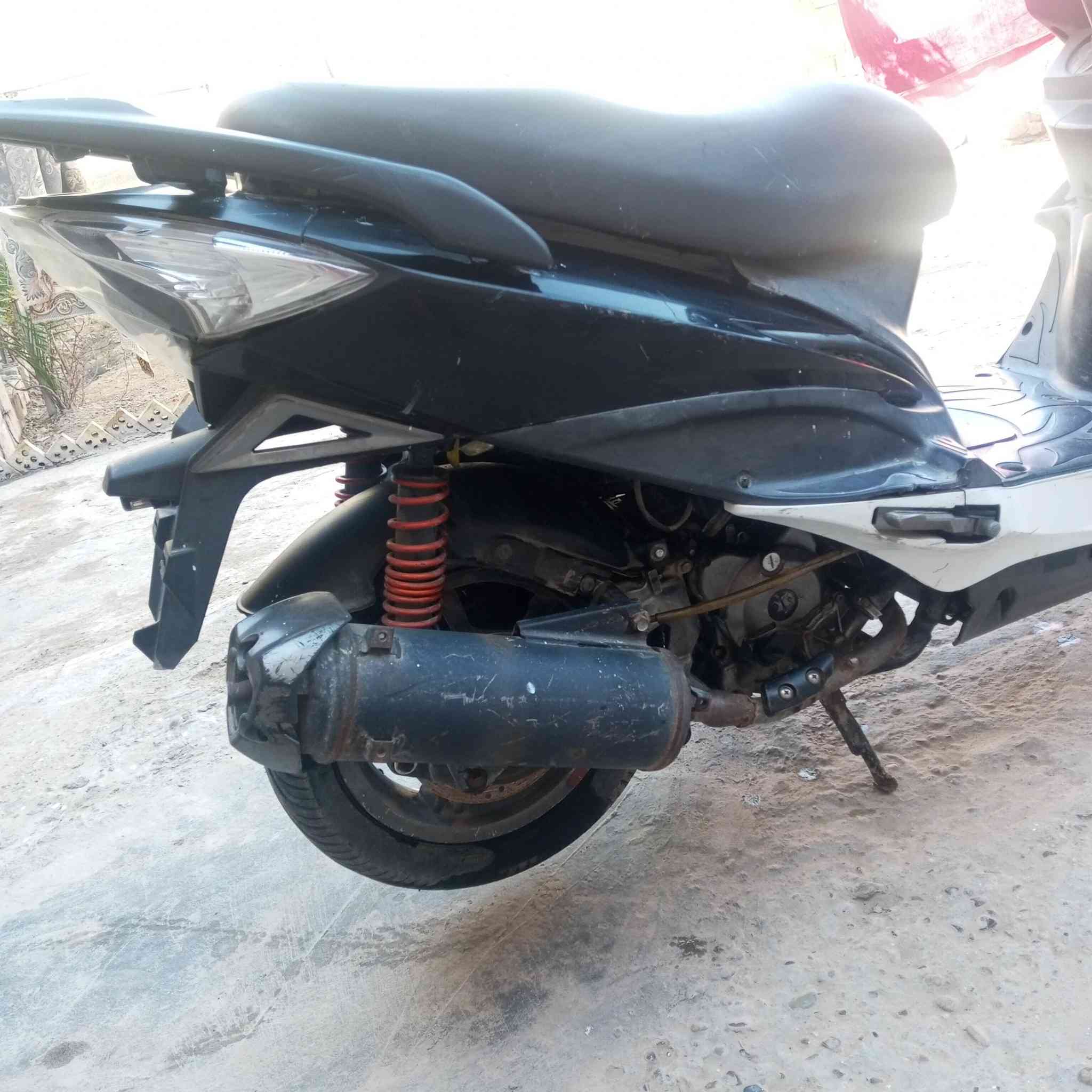 اسلام عليكم شباب دراجه البيع كامله بس متروكه صار شهرين كدام العيني هاي 200  وبيه مجال المكان ابو غريب خرنابات ***********
