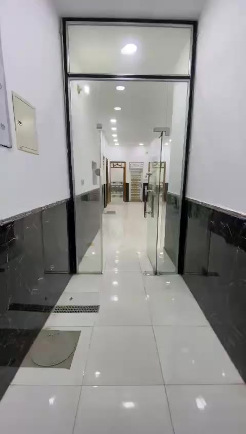 بناية للايجار تصلح عيادات اسنان مركز تجميل مجمع طبي مخزن مكتب توصيل 
٤ غرف وصالة كبيرة 
الموقع حي الحسين الجديد شارع ابو شاكر التجاري 
للاستفسات التواصل مع الرقم 
***********
