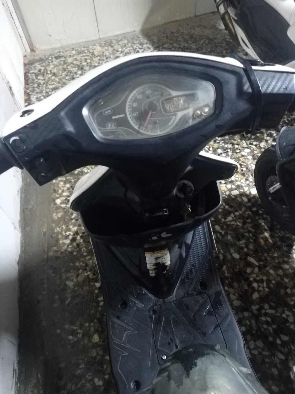 سلام عليكم دراجه ادرس ياباني كهربائيات شغاله كله بوشه و بستم جديدات بيه خلل ممسنتر لمحرك عدل  (كوم حديد )للبيع السعر خاص ***********
