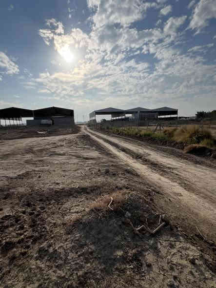 السلام عليكم ورحمة الله وبركاته 
بعد التوكل على الله
1000م طابو زراعي عقد 25
موقع ممتاز  / متوفر /كهرباء/ماء
قرب مجمع السكني الجديد وقرب مجمع الماء الكبير
*********** عماد هيثم للعقار
