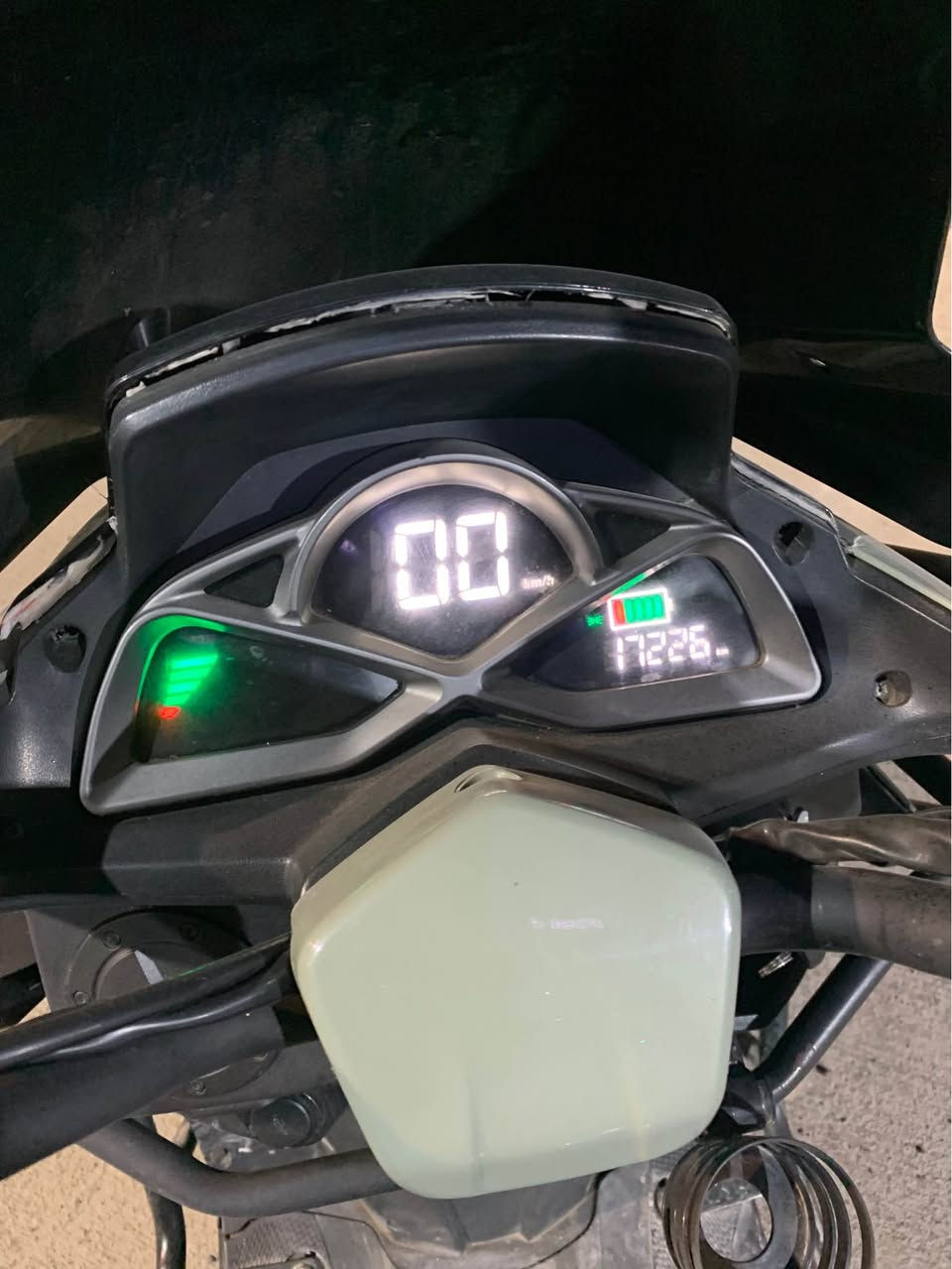 ماتۆڕ  گۆست مەکینە 150cc بێعەیبە بەس گێچی کیلۆ  مەتر کار ناکا باقی ئەوەکەیدی بەشەرت ڕەنگ کەسک و ڕەش سعری 920 هەزار و معامەلەیەکی برایانەشی تێدایە شوێن هەولێر  ژمارە تەلەفۆن 0750.958.7795 أربيل, العراق


**إذا كنت صاحب هذا الإعلان وتريد حذفه لأي سبب، رجاءا أرسل رسالة إلى الدعم الفني**