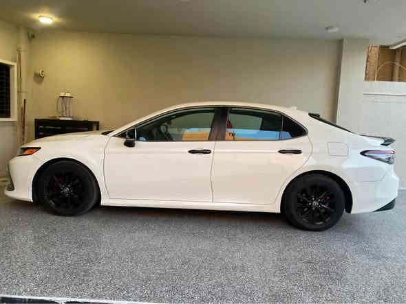 تويوتا كامري.  2022 LE  بانزين
حجم المحرك 4 سلندر (2.5L) 
مانع انزلاق+ABS
شاشة كبيرة اندرويد اوتو / كار بلي
كاميرا خلفيه
ثلاث أنظمة قيادة eco, normal,sport 
لايتات زينون بلادي اوتو
رادار امامي
تحديد مسار، مانع تصادم، قيادة ذاتية
كروز مثبت سرعة
كشنات جلد لون احمر
كشن السائق كهرباء
تخم تاير جديد ٢٠٢٥
الضرر:  صفحه عكس السايق
٣ قطع صبغ ( البوب عكس السايق اثنينهن مبدله والجاملغ الخلفي مصبوغ)
ايرباك البرده فقط طاك
الباقي كله سليم
الشواصي كلها سليمه ع فحص 
عدا طخه بسيطه جدا ب وجه الشاصي الخلفي
بچم كبس شركة بدون ايرباك
سيارة جاهزة بدون اي نقص
بدون اي جيك انجن
ماشيه 45 الف ميل
……
مكان السياره بغداد
السعر : ١٨٥ ورقه وبيها مجال
*********** بغداد
