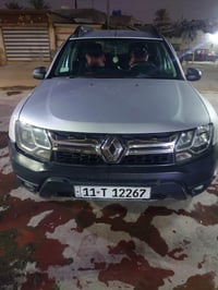 رينو داستر موديل 2018  محرك 2000 رقم بغداد الانكليزي بأسمي  ما بيها صب...
