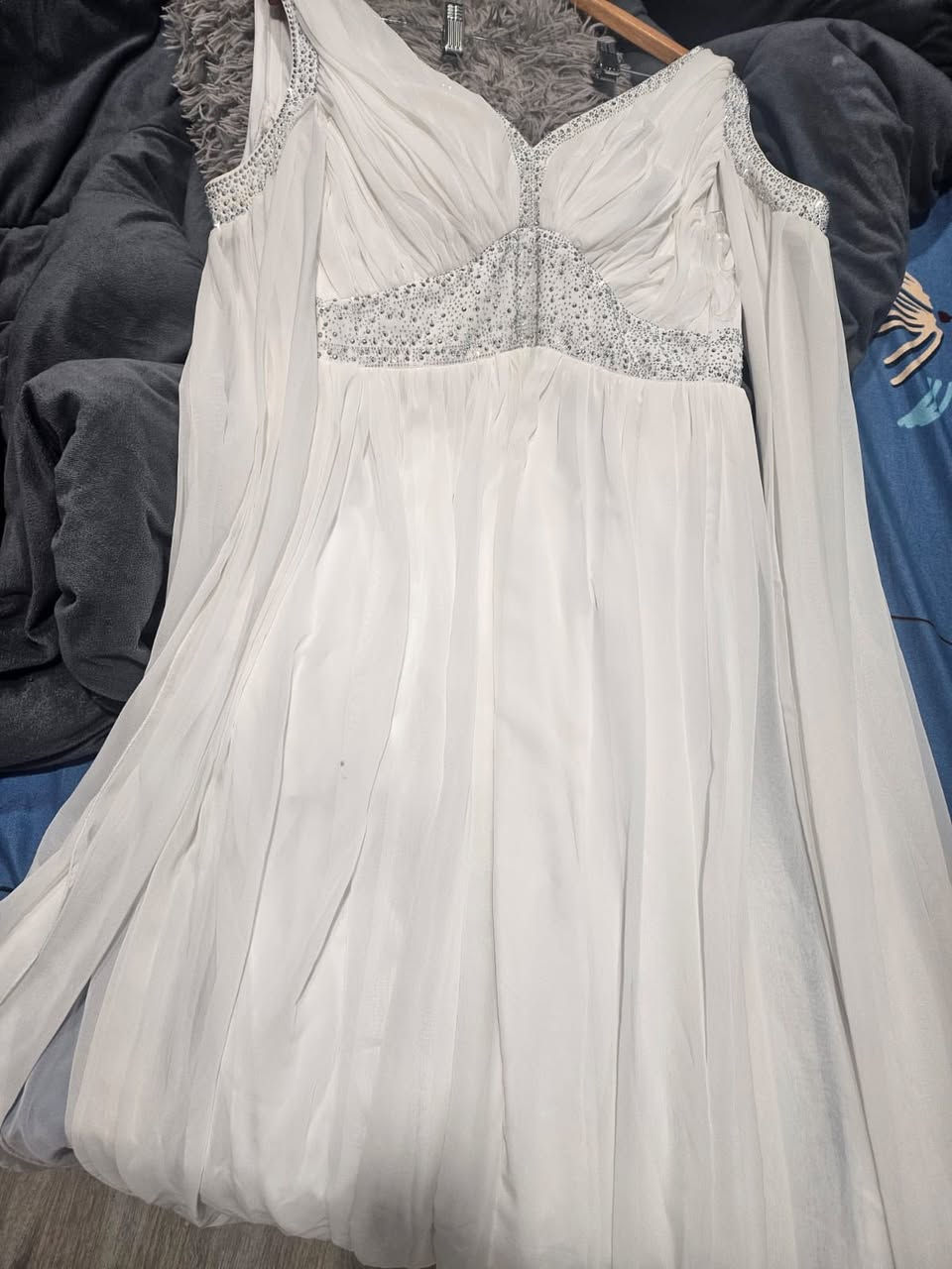 فساتين راقية وفخمة وكلها احجار وشغل يدوي ملبوسه ساعة عدا السمائي جديد بالليبل
قياسهن الياقوتي والاحمر والابيض سمول والباقي ميديم
مكاني بغداد حي الجهاد ماعندي توصيل


**إذا كنت صاحب هذا الإعلان وتريد حذفه لأي سبب، رجاءا أرسل رسالة إلى الدعم الفني**