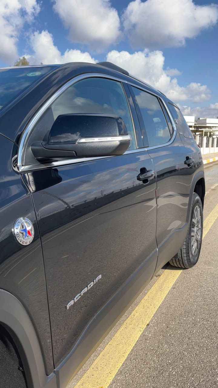 جي ام سي اكاديا 2023

مواصفات SLE
كشنات خلفية منفصل 
تبريد قطعتين 
دفع امامي 
تبريد مركزي
اشاير بالمري 
٧ راكب 
ناقل الحركة بيانو (دكمة)
والمواصفات المعروفة بالاكاديا

ضرر السيارة : حافة البنيد فقط المتضرر بس البونيد مصبوغ توحيد لون اي تعديل او رصعة او شخط ينزل من السعر شرط الراديتر البلادي حادثها بسيط بدون شواصي بدون لغود

سعر 263 ورقة وقابل للتفاوض 
صورة رقم الشاصي والتفاصيل الباقية موجودة بالصور
رقم:*********** كركوك, العراق
