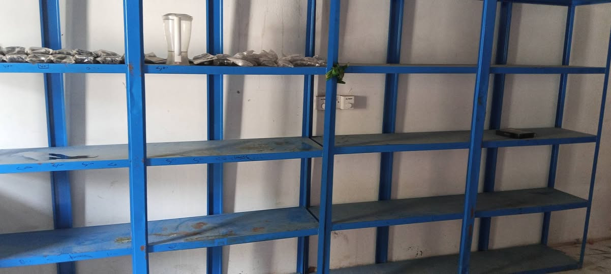 السلام عليكم عندي غراض محل مع ونج كامل مع ملحقاتة مع حادلة عوزهة بس تانكي مال بانزين للاستفسار الاتصال على الرقم ***********
