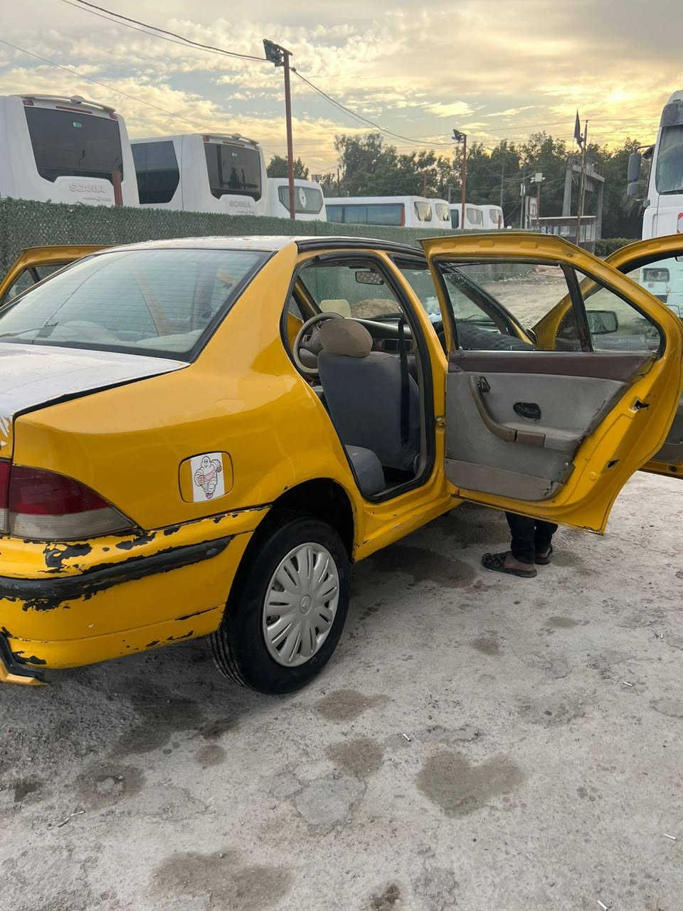 للبيع سمند ناطق موديل 11 مكينه وكير مكفولات لا تنقيص ولا تبخير
سعر 28 وبيه مجال مصفره هيه غرامات سنويه صاقطه ب 24نقص سلف بس تشتغل دفعه 
مكان بغداد المحموديه رقم ***********
