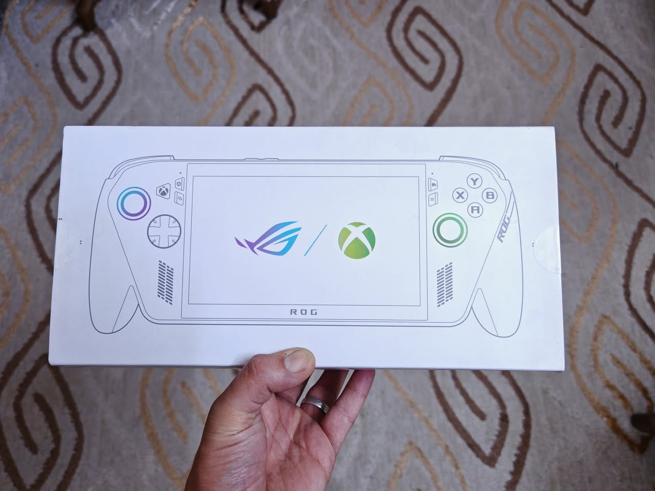 السلام عليكم اخوان عندي Asus ROG xbox ally نظافة 100% اخو الجديد بعده بفترة الضمان بعدله 8 اشهر حتى يخلص الضمان غراضة كلها كاملة المواصفات موجودة بالصور معالج Z2 A هارد 512 SSD الرام 16 مع اشتراك گيم باس شهرين ويا للبيع فقط السعر 750 الف وبي مجال بسيط ان شاء الله للاستفسار *********** // *********** مكاني بغداد
