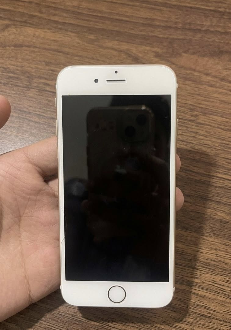 ايفون 6
الذاكرة 16 
ما يدعم الشريحه 
استخدام فقط تصفح 
السعر 35 الف و بي مجال 
مكاني كوت 
للتواصل خاص


**إذا كنت صاحب هذا الإعلان وتريد حذفه لأي سبب، رجاءا أرسل رسالة إلى الدعم الفني**