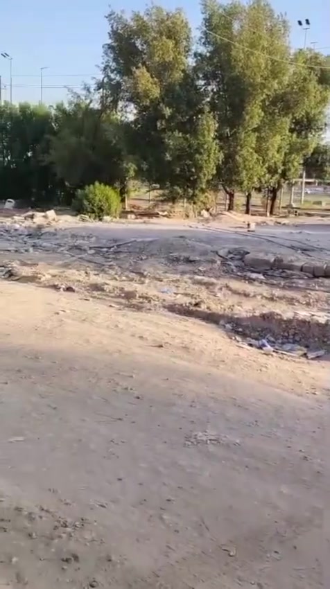 الدار. اللبيع المساحه. 340 ركن عل لقناة مباشر مقابيل تشجير  خدمات كاملة مي ومجاري وكهرباء  العنوان لامين الثانيه سكينه المحله. 747  (مكاتبه فقط) ***********
