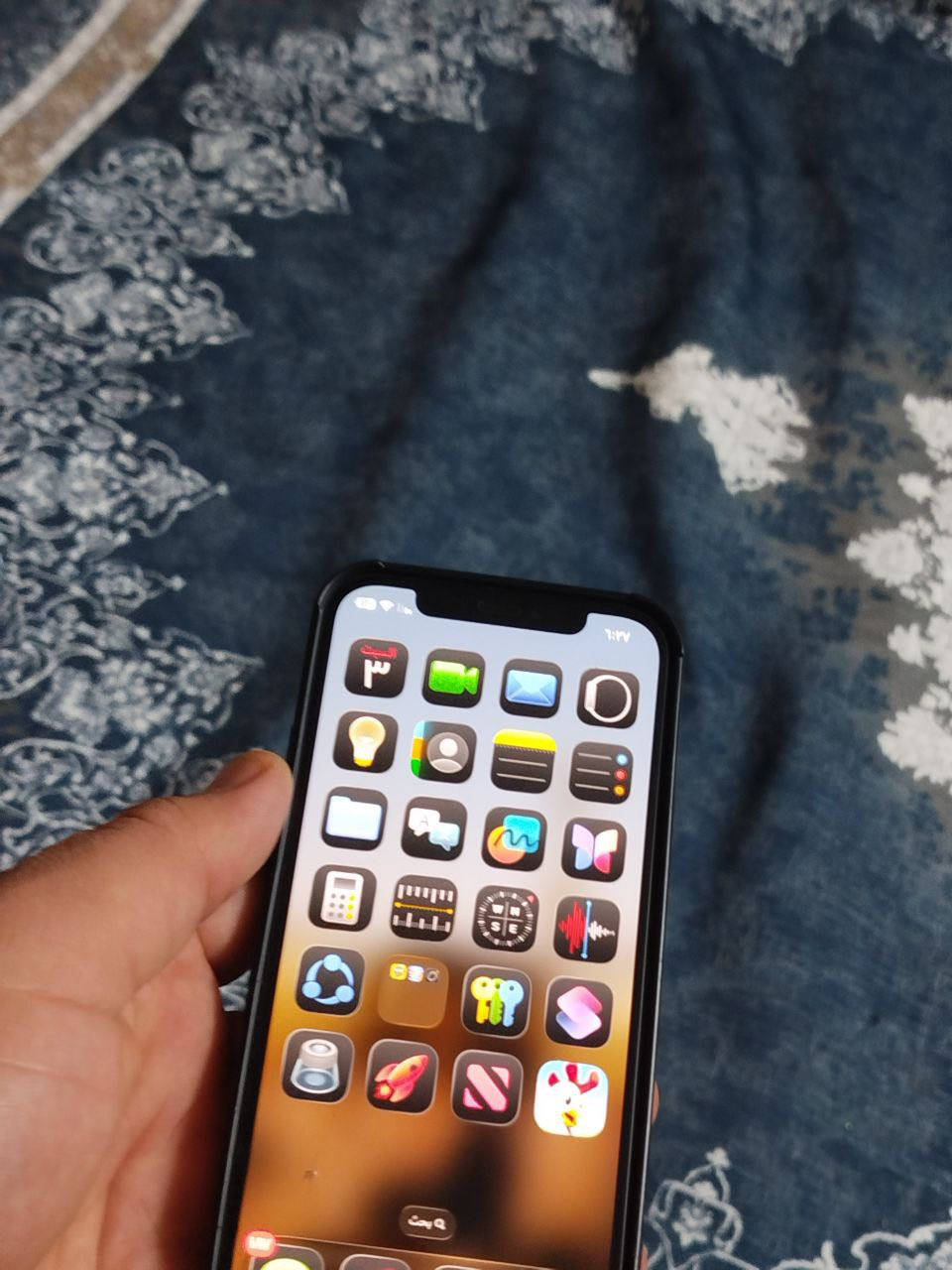 سلام عليكم 
ايفون ١٢ عادي 
موبايل بلاد ممفتوح 
شاشه بلادي 
فيس اي دي شغال 
كامرات كلهن شغاله 
تحديث ios26.1
بطارية 🔋 ٨٨بلادي
ذاكرة ١٢٨ گيگا 
العيب الظهر الخلفي مكسور ممأثر على اي شيء 
السعر ٣٢٠ بي مجال بسييط 
الرقم ***********
