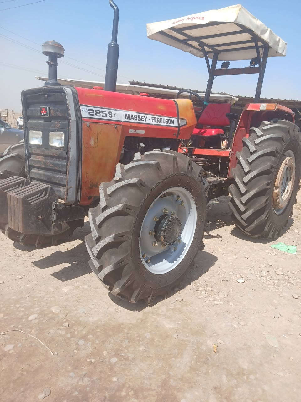 سلام عليكم مكينه للبيع نوع تركي موديل 2001 تك ومحور دبل مكينه بوضع الشركه مجرد بس مفتوحه للتحوير مكينه كامله من تخم تاير لاصلي كهربائيات محرك اكسن بوضع..شركه.. تحويل تريد وكاله  لاستفسار*********** مكان الساحبه واسط نعمانيه
