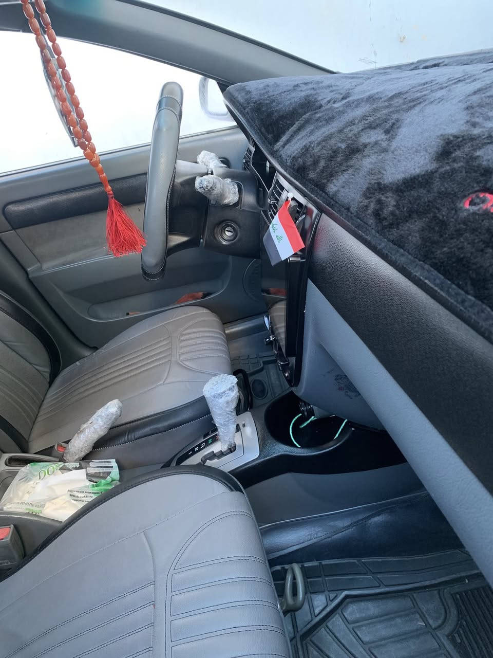 بسم الله الرحمن الرحيم ...اوبترا ٢٠٠٩ سنوية ماساقطة كير توماتيك رقم دهوك .. لون سلڤر كلشي بيها وضع شركة تبريد تدفئة شغال السيارة بيها ٤ قطع  انطيك حزام...مسويلها ادامه كامله ربع ماتصرف عليها ..تايرات جدد سكليتر جديد نوزلات فيتبم بلكات مجاول جوزات وايرات لايتات واكثر بعد تحويلها شرط السعر (٧٢) وبيها مجال ...الرجاء الاتصال على (‭٠٧٧٢ ٥٢٣ ٦٨٢٠‬)(‭٠٧٥١ ٢٠٧ ٣٧٢١‬)
