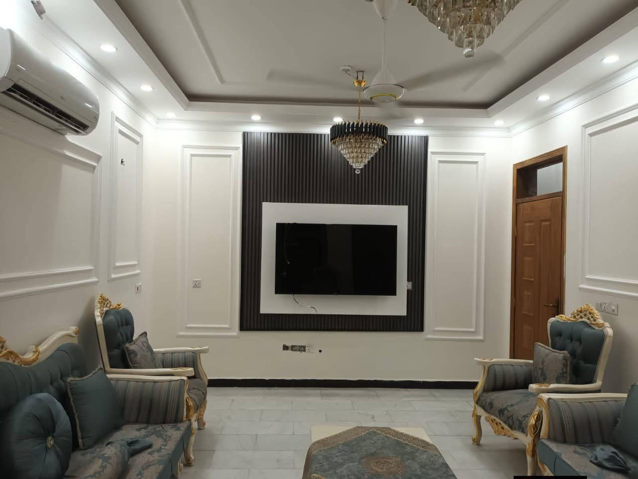 صبغ المنازل داخل و خارج
صبغ درجة أولى وباسعار مناسبة 
بغداد مكاني الدورة ‏‪***********‬‏ واتس اب
