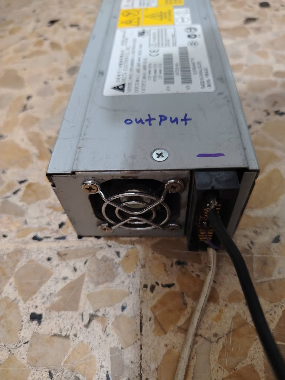 السلام عليكم
DC TO DC converter
دخول 36 الى 65 فولت 
خروج 12 فولت 49 امبير 
سعر القطعة 20 الف 
متوفر  11   قطعة
توصيل موجود


**إذا كنت صاحب هذا الإعلان وتريد حذفه لأي سبب، رجاءا أرسل رسالة إلى الدعم الفني**