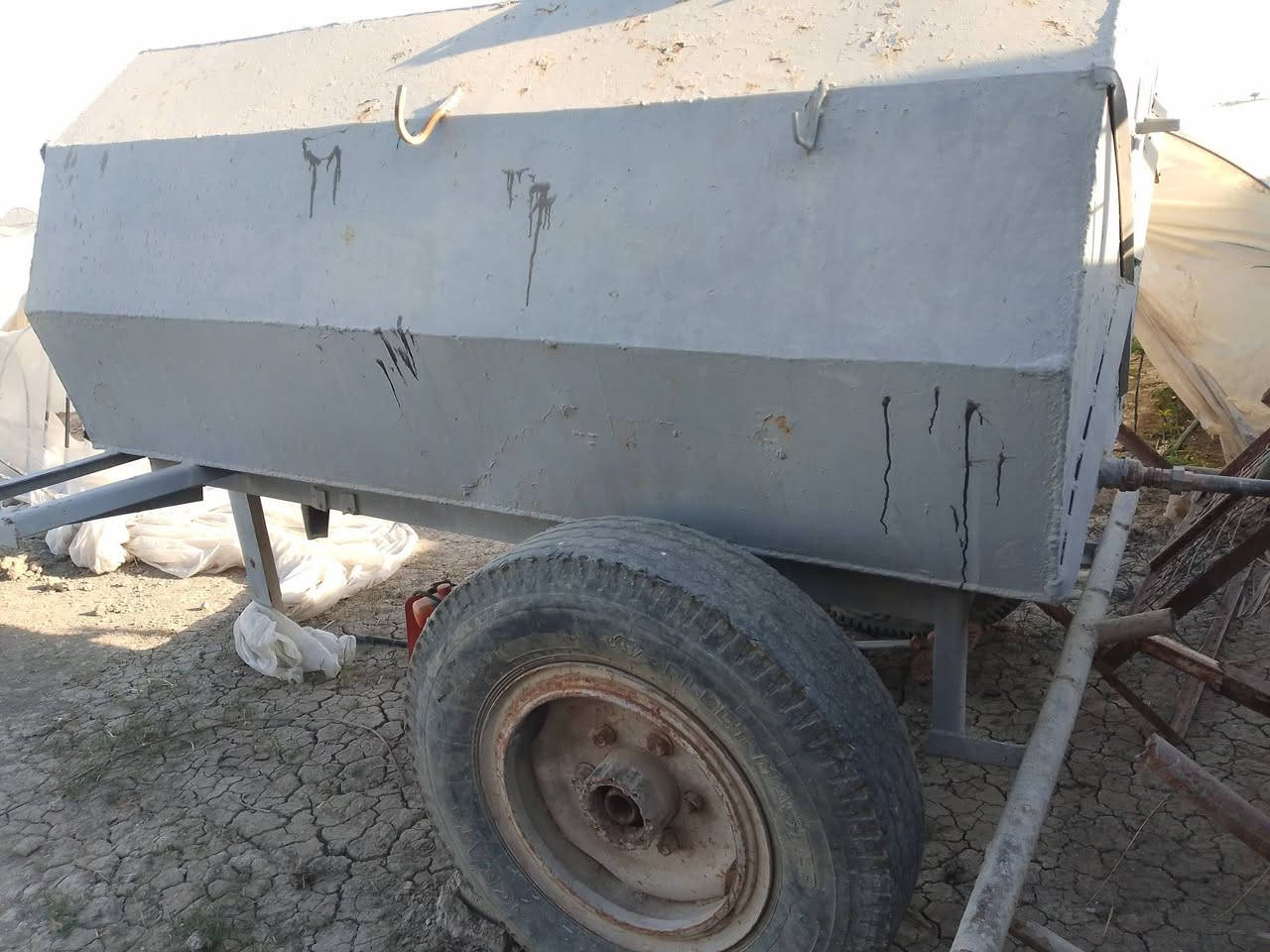 السلام عليكم مقطوره للبيع سعة 3000 السعر 950 وبيها مجال
الاتصال ***********
