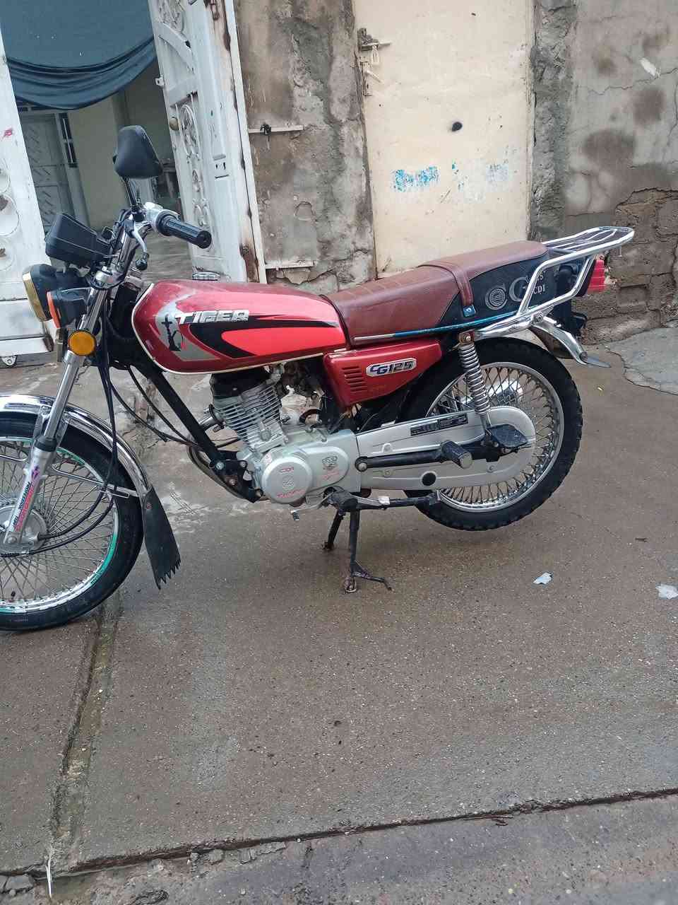 تايگر للبيع موديل 2020 محرك لوك لا صرف لا بخار كهربائية كله شغاله معدل فول سعر 370 بي مجال رقمي ***********
