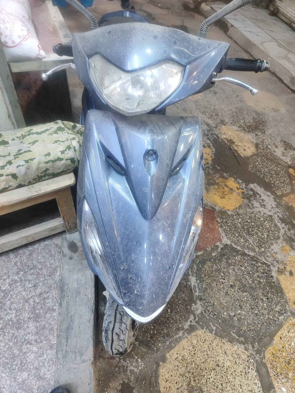 السلام عليكم
اكزز كلش نظيفه كلش ماناقصه 
موديل حديث خير من الله 
السعر 13 ورقه مكانه الحله 
***********
